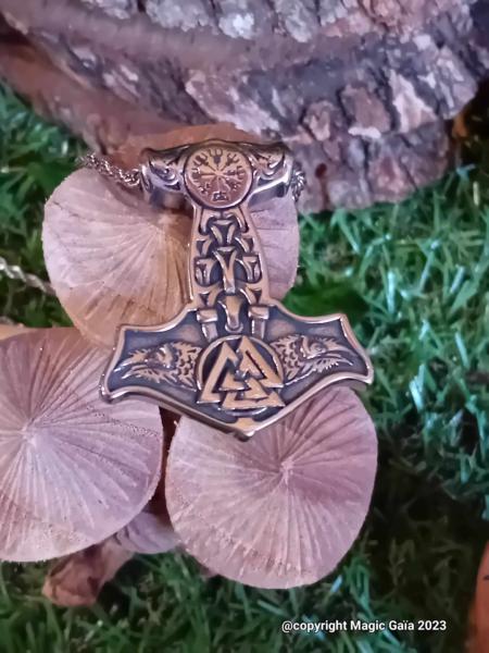 Pendentif   marteau de Thor