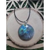 Pendentif rond labradorite grise reflets arc en ciel 