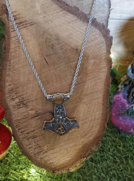 Pendentif   marteau de Thor